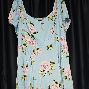 Torrid Light Blue Floral Blouse Siz3 Which Is 22/24